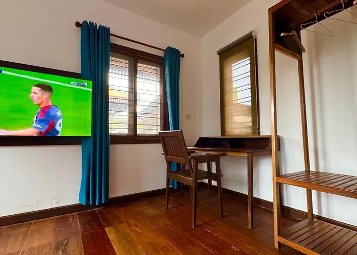 Sala Khmer - Living With Locals